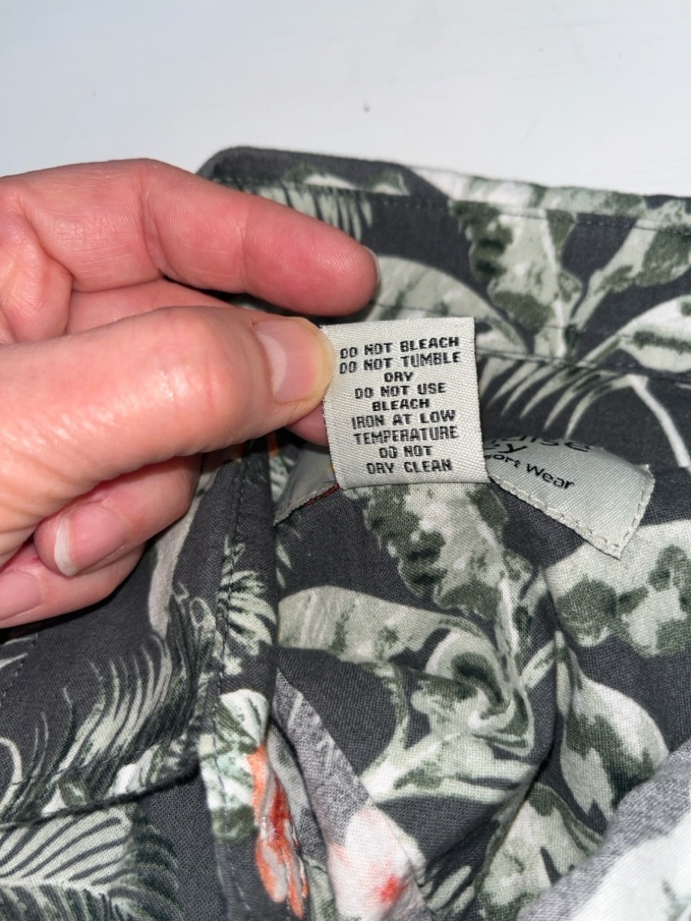 Men's Black Tropical Print Short-Sleeve Shirt size size medium all cotton - Picture 7 of 7